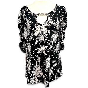 Adrienne Vittadini Medium Top